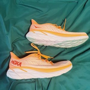 Hoka Clifton 8 Tennis Shoes